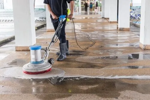 Pulizia professionale dei pavimenti a Milano: un servizio di pulizia post ristrutturazione Pulizia professionale dei pavimenti a Milano: un servizio di pulizia post ristrutturazione